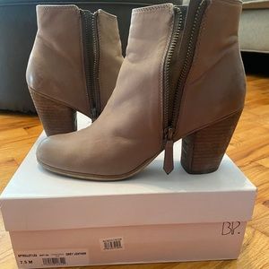 BP Trolley Grey Leather Bootie
